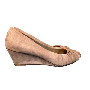 Seychelles Italy Suede Minimalist Comfort Academia Classic Chic Wedge Heel Pumps